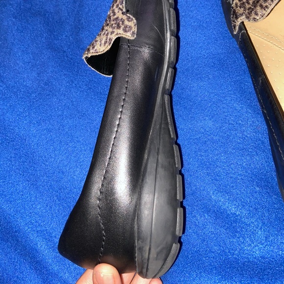 Closed toed flats with cheetah print front - Picture 4 of 6